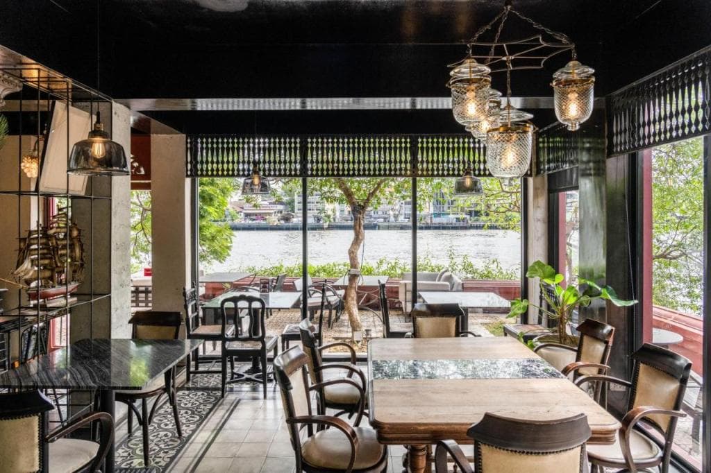 Amdaeng Bangkok Riverside Hotel