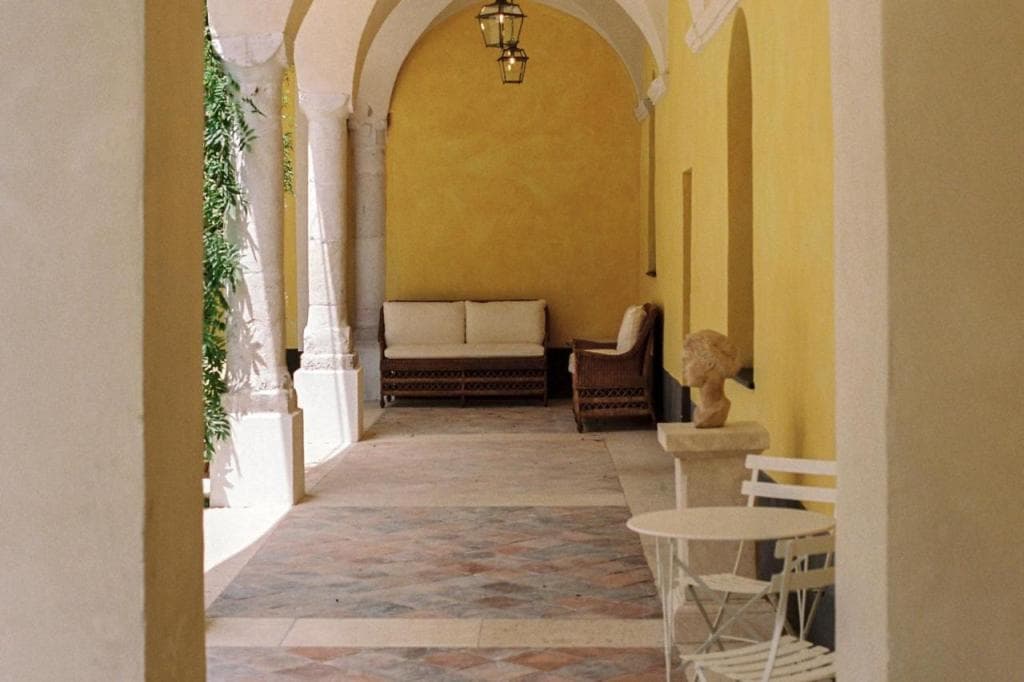 Hôtel du Couvent Nice : l'austérité monastique réinventée en art de vivre méditerranéen