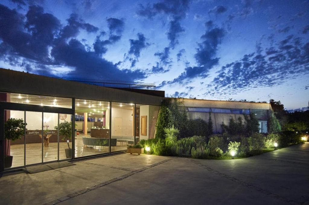 Leivatho Hotel