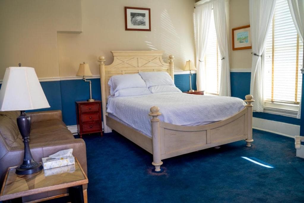 Brasswood Inn