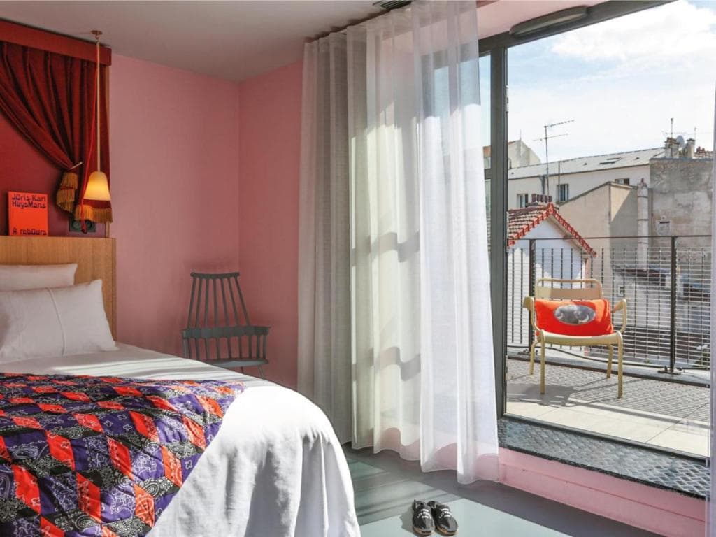 MOB HOTEL Paris Les Puces