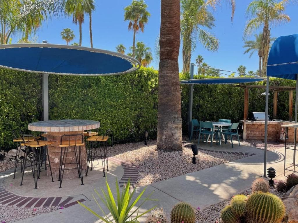 Desert Paradise - A Men's Clothing Optional Resort