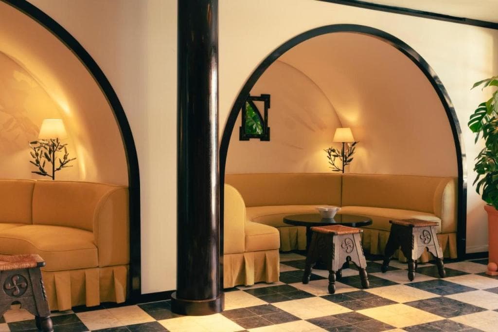 Hôtel La Ponche : la maison secrète de Saint-Tropez face à la Méditerranée