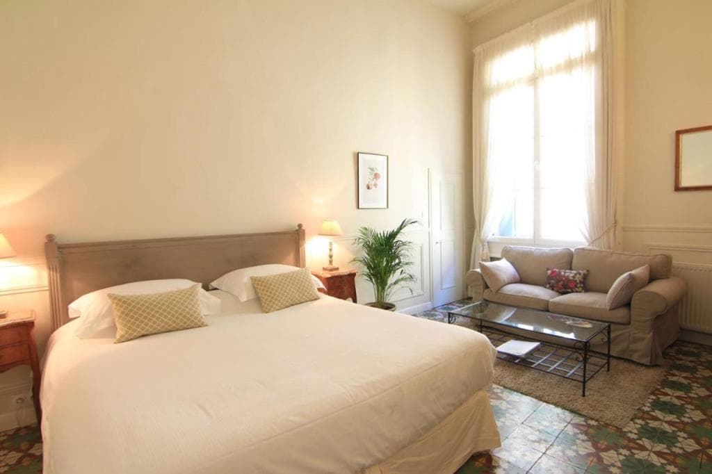 Cinq & Sept LGBT Resort for men
