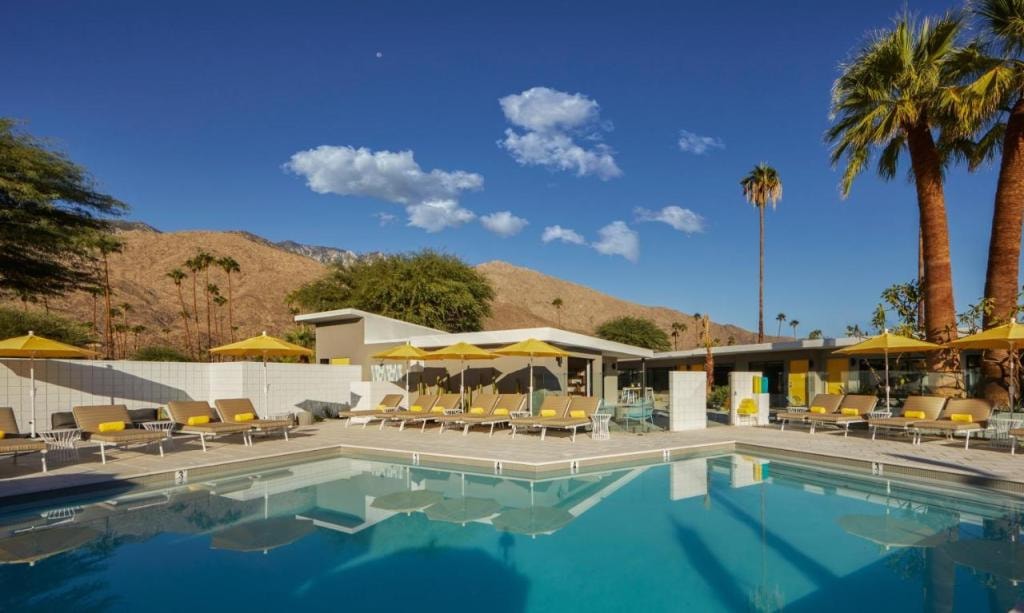 Twin Palms Resort - A Gay Men's Resort