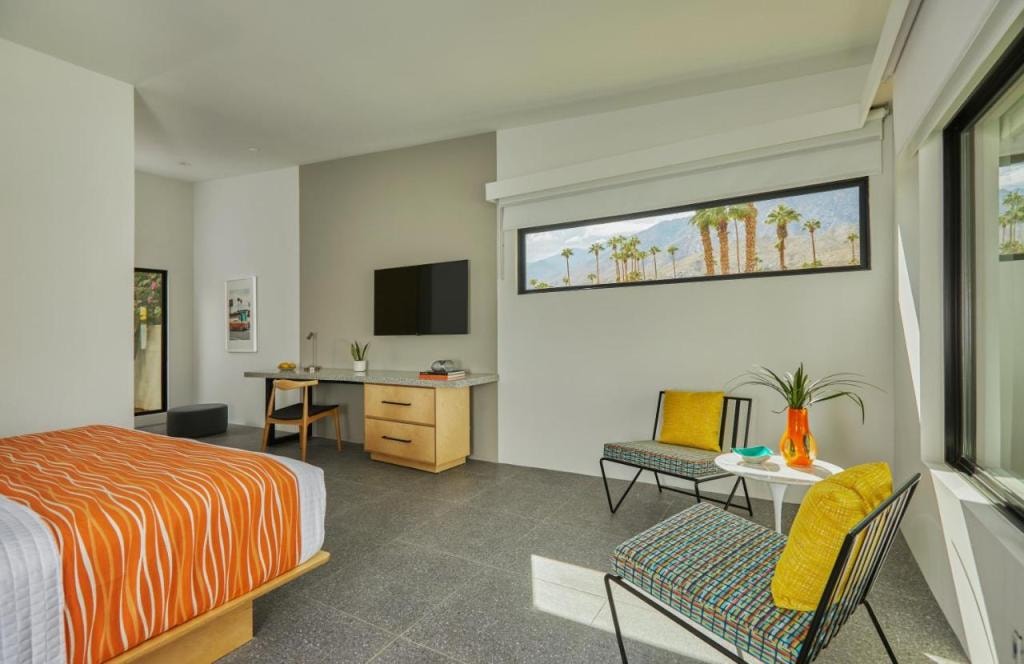Twin Palms Resort - A Gay Men's Resort
