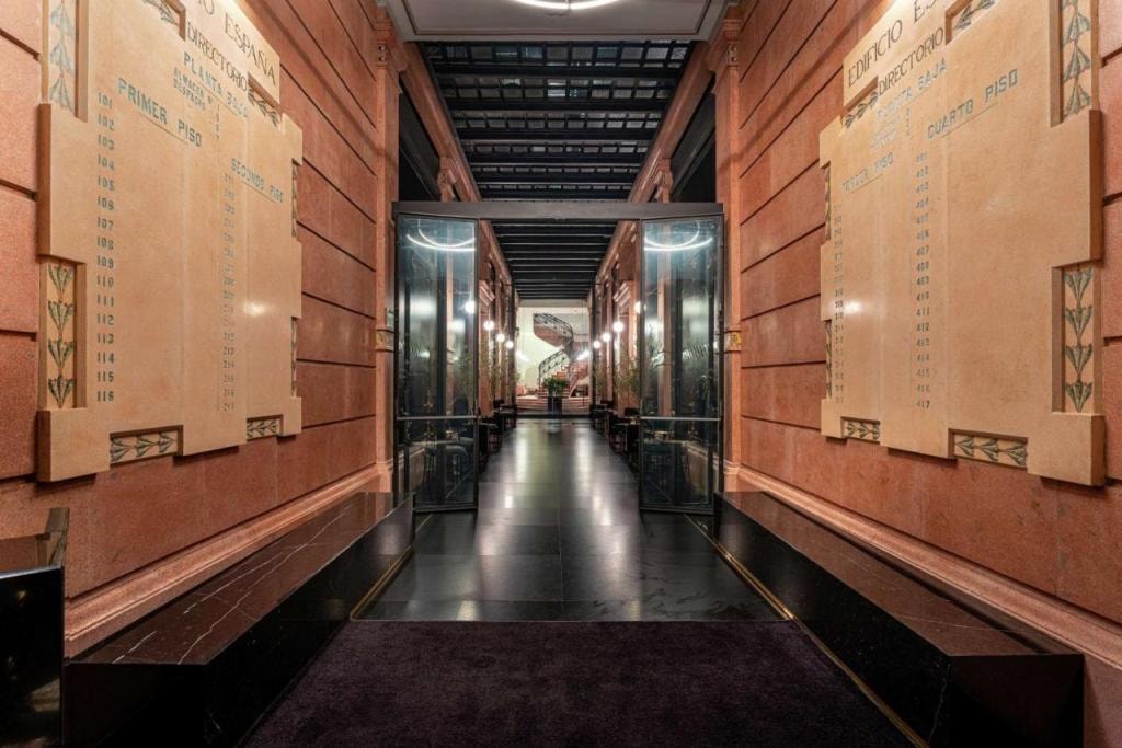 Umbral, Curio Collection By Hilton