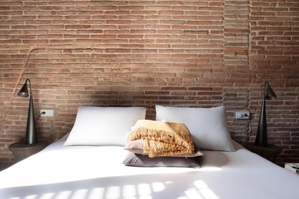 DestinationBCN Universitat Apartments