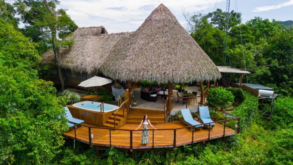 Isla Chiquita Glamping Hotel