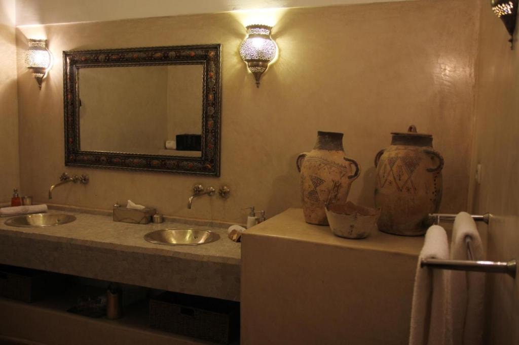 Riad Assakina