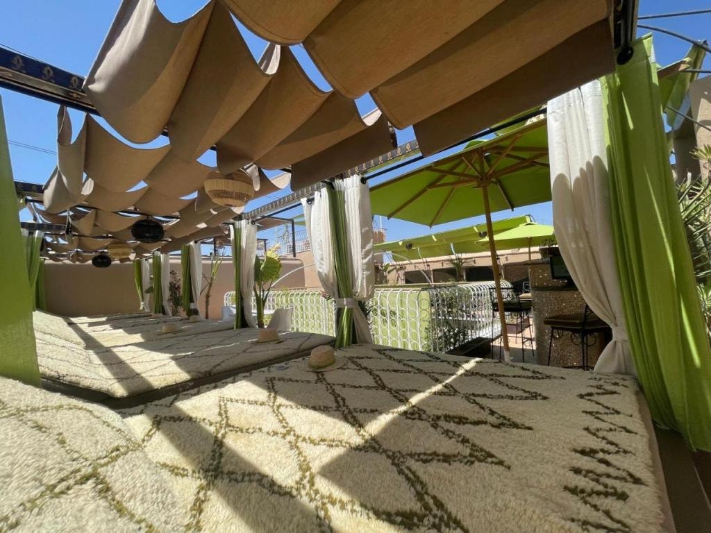MAISON MK Adults ONLY - Music Riad