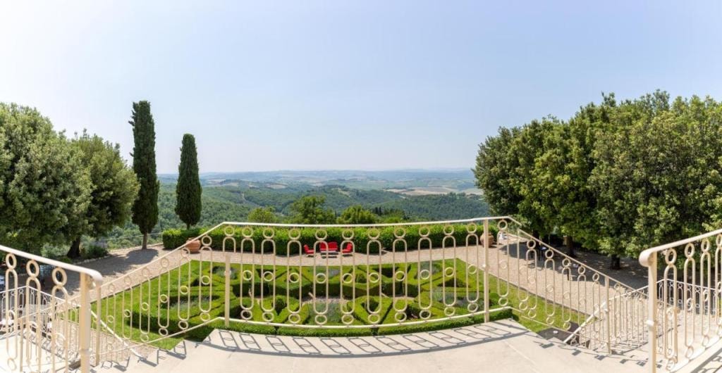Castello La Leccia