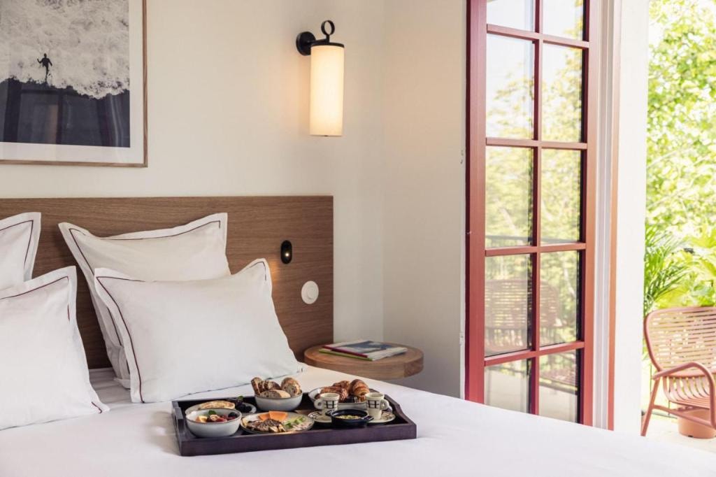 Hôtel INDARRA &amp; SPA - Piscine, Arbonne
