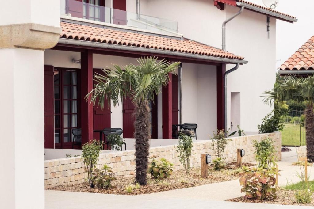 Hôtel INDARRA &amp; SPA - Piscine, Arbonne