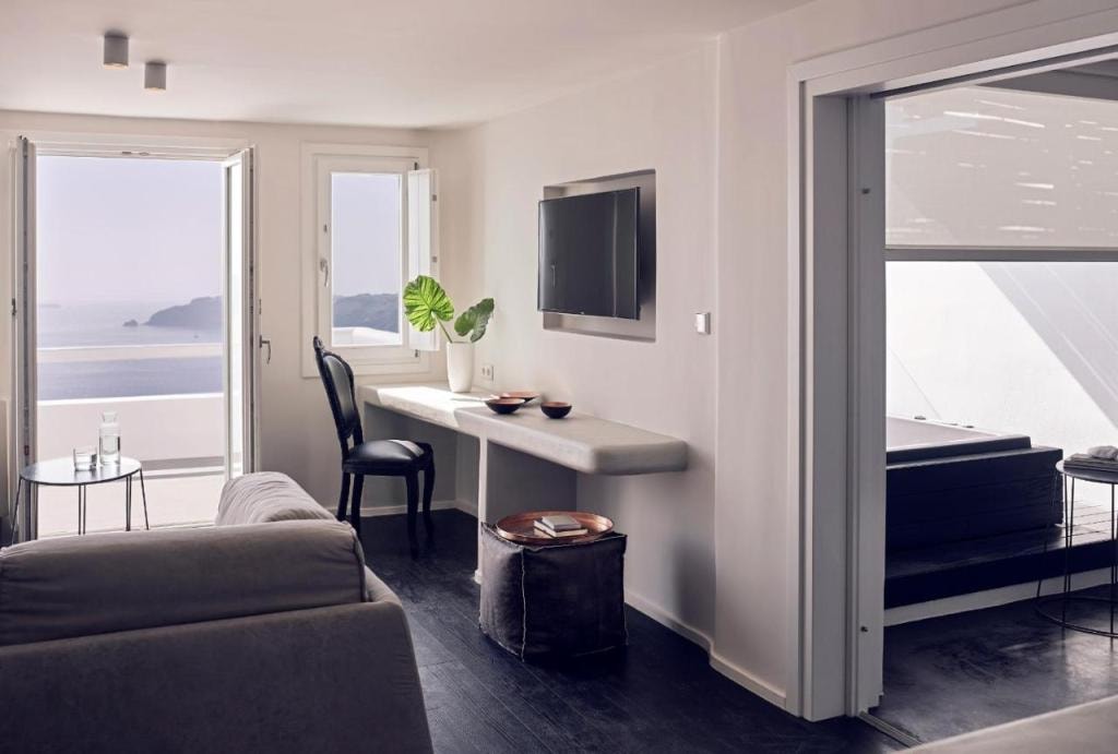 Cavo Tagoo Santorini