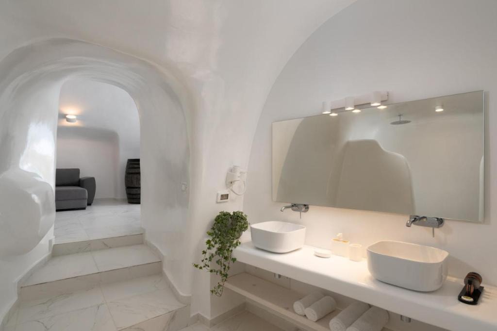 White Concept Caves - Adults Only