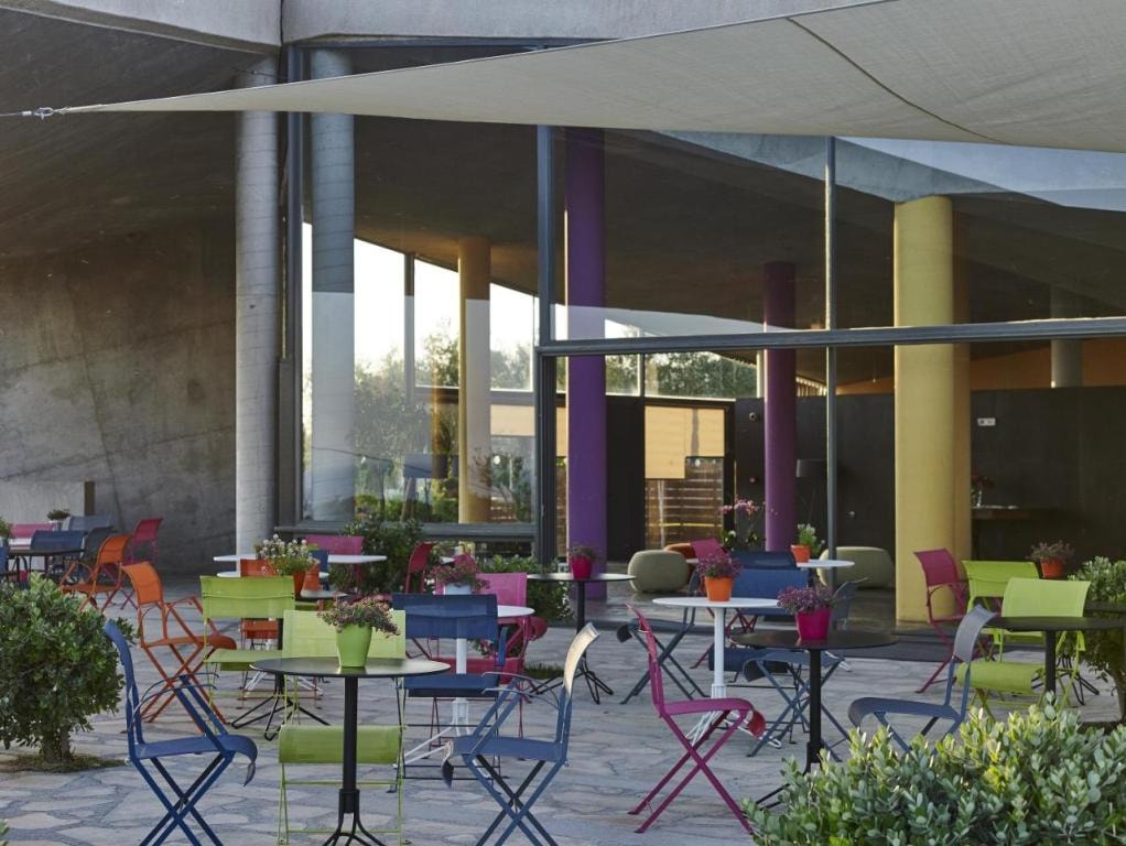 Leivatho Hotel