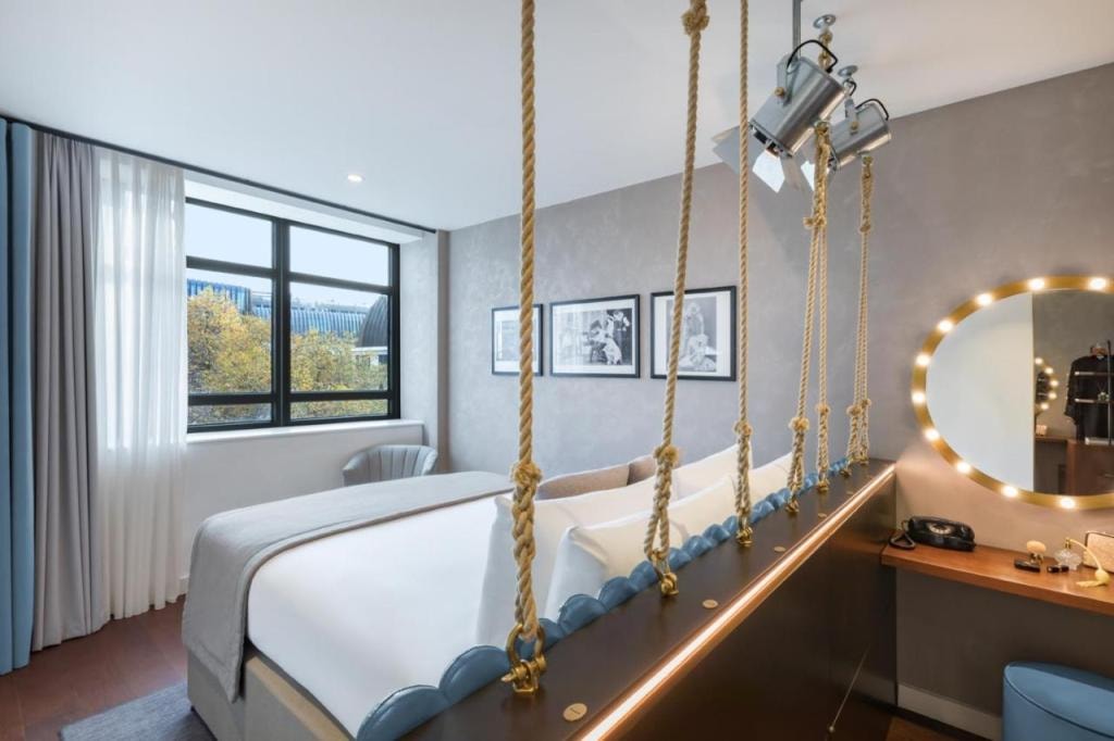 Hotel Indigo London - 1 Leicester Square by IHG