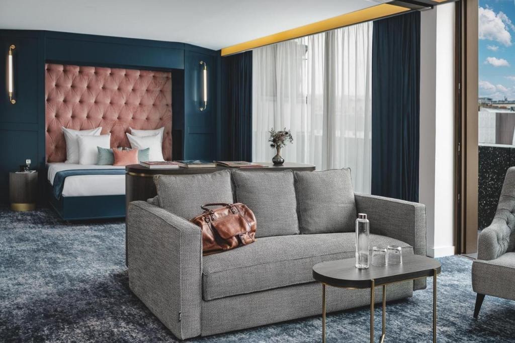 PLEY Hotel