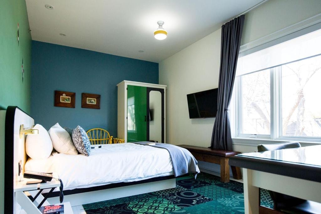 Drake Devonshire and Motor Inn