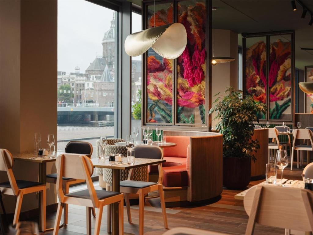 DoubleTree by Hilton Amsterdam Centraal Station