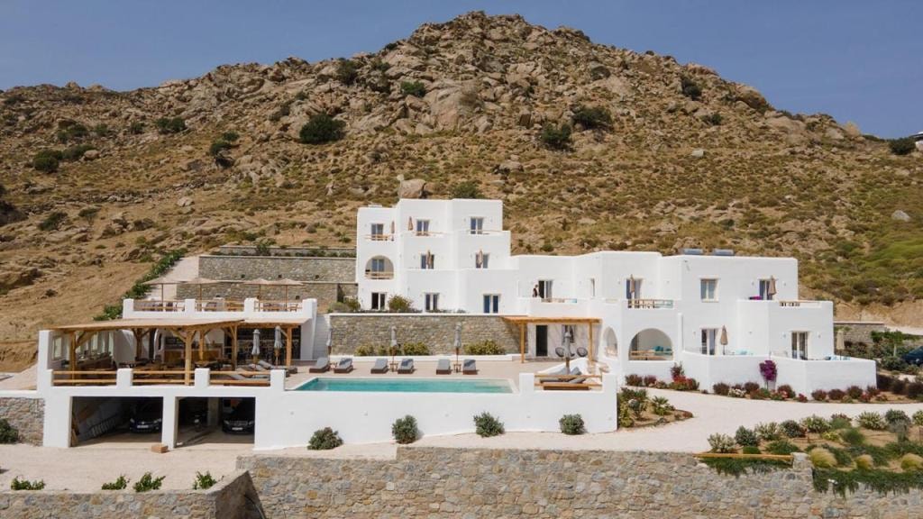 Naxos Earth Suites