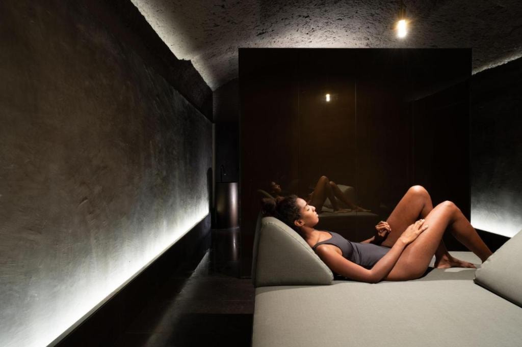 Hotel Scenario