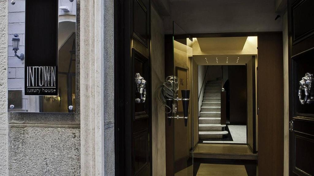 Intown Luxury House