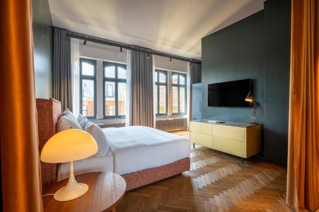 sly Berlin