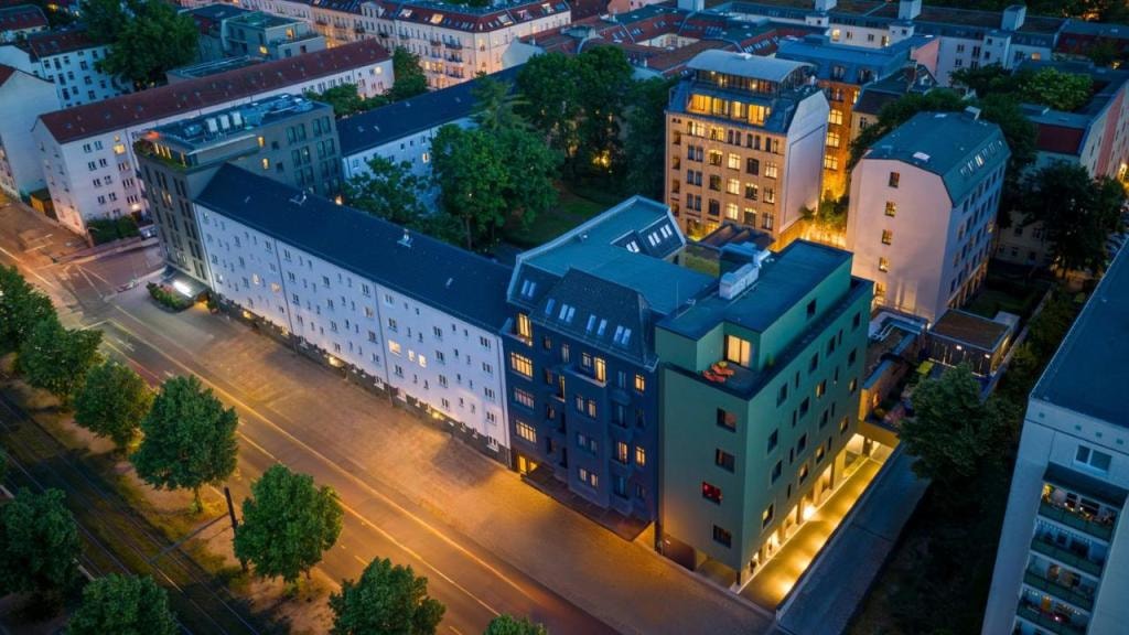 sly Berlin