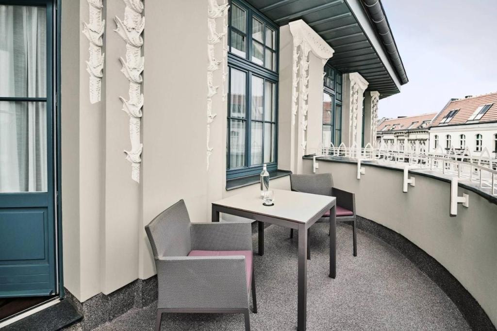 Roomers Berlin Steinplatz, Autograph Collection