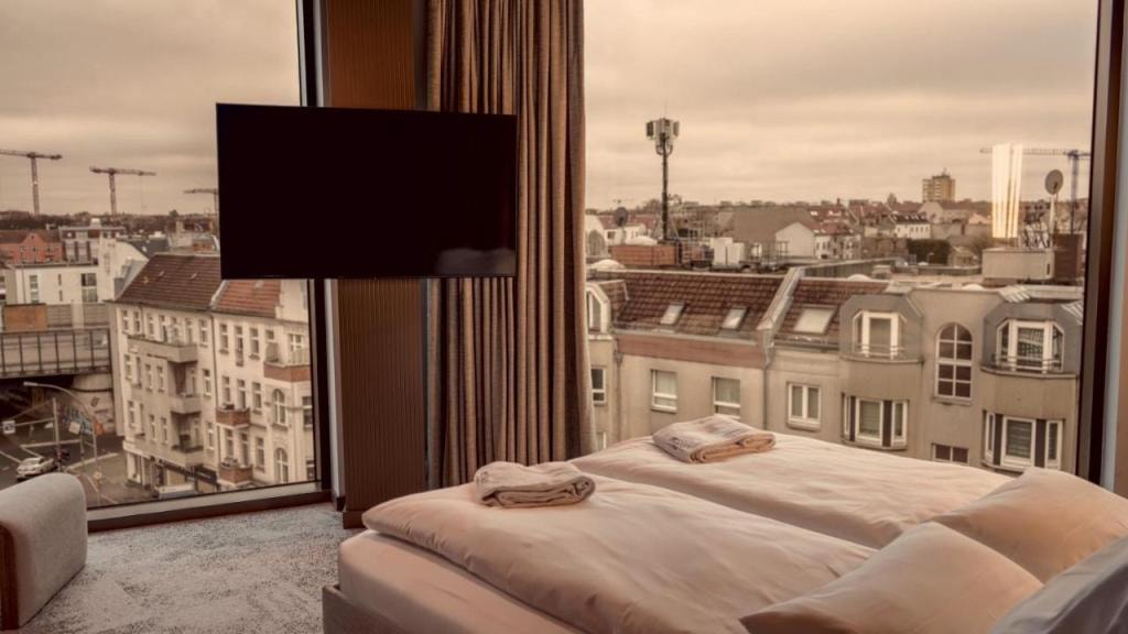 Bellman Hotel