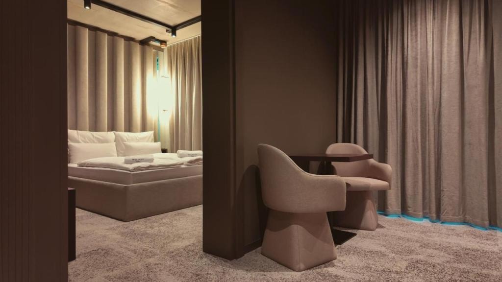 Bellman Hotel