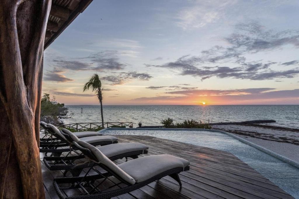 DK Luxury Ocean Front Villa - Adults Only