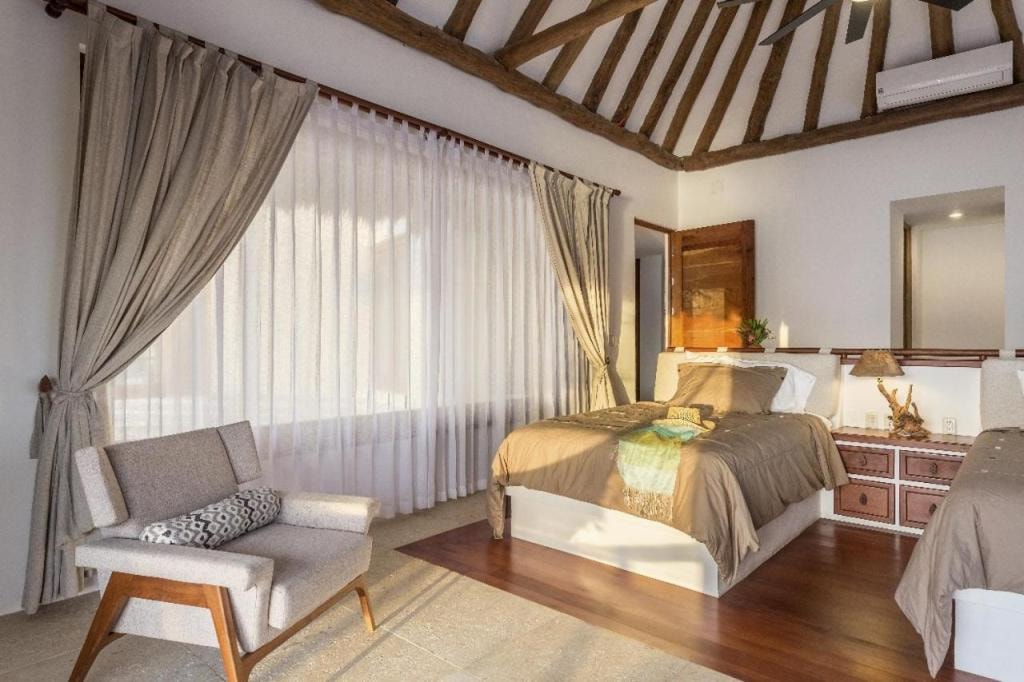 DK Luxury Ocean Front Villa - Adults Only
