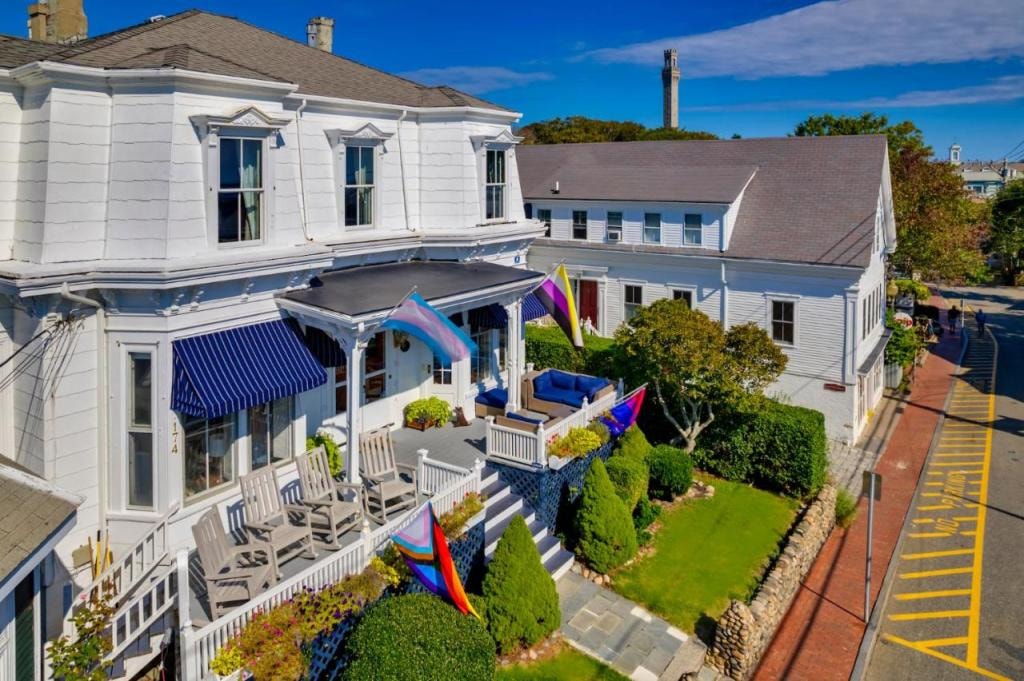 Brasswood Inn