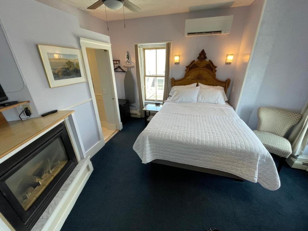 Brasswood Inn