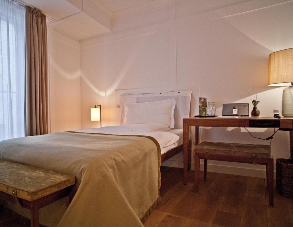 Louis Hotel