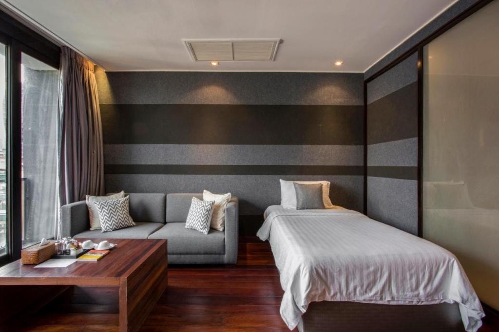 LUXX Langsuan Hotel - SHA Plus