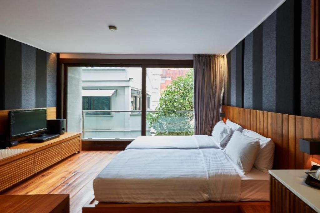 LUXX Langsuan Hotel - SHA Plus