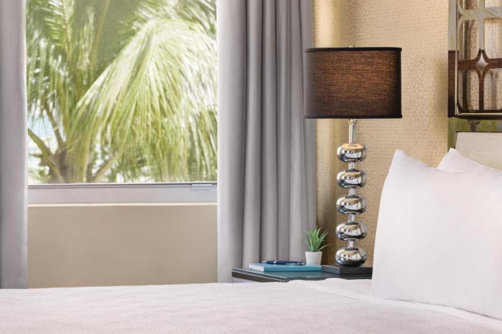 Waldorf Towers South Beach