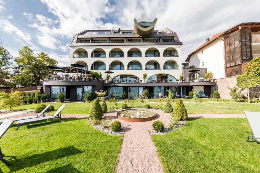 Gloriette Guesthouse Hotel & Restaurant