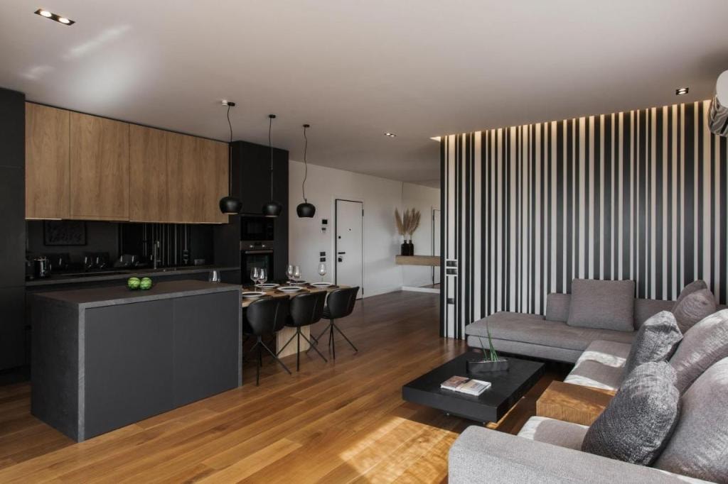 2 Level Beachfront Luxury Apt by the Olon