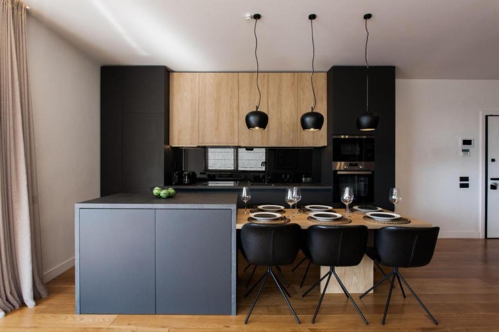 2 Level Beachfront Luxury Apt by the Olon
