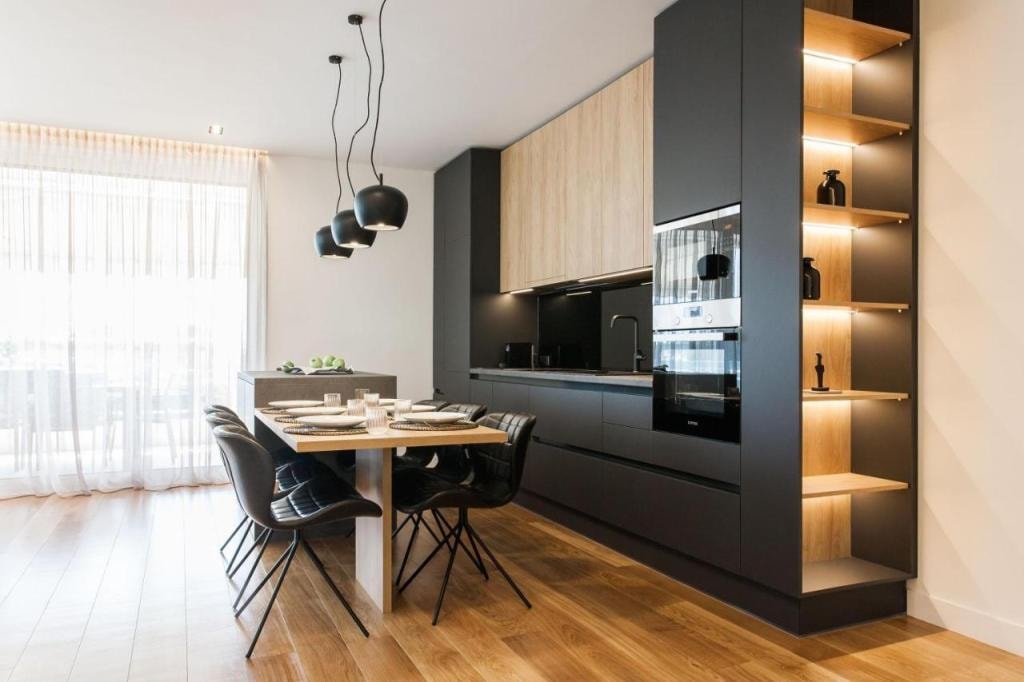 2 Level Beachfront Luxury Apt by the Olon