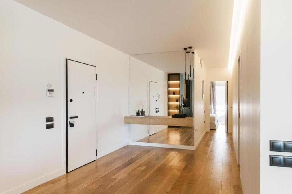 2 Level Beachfront Luxury Apt by the Olon