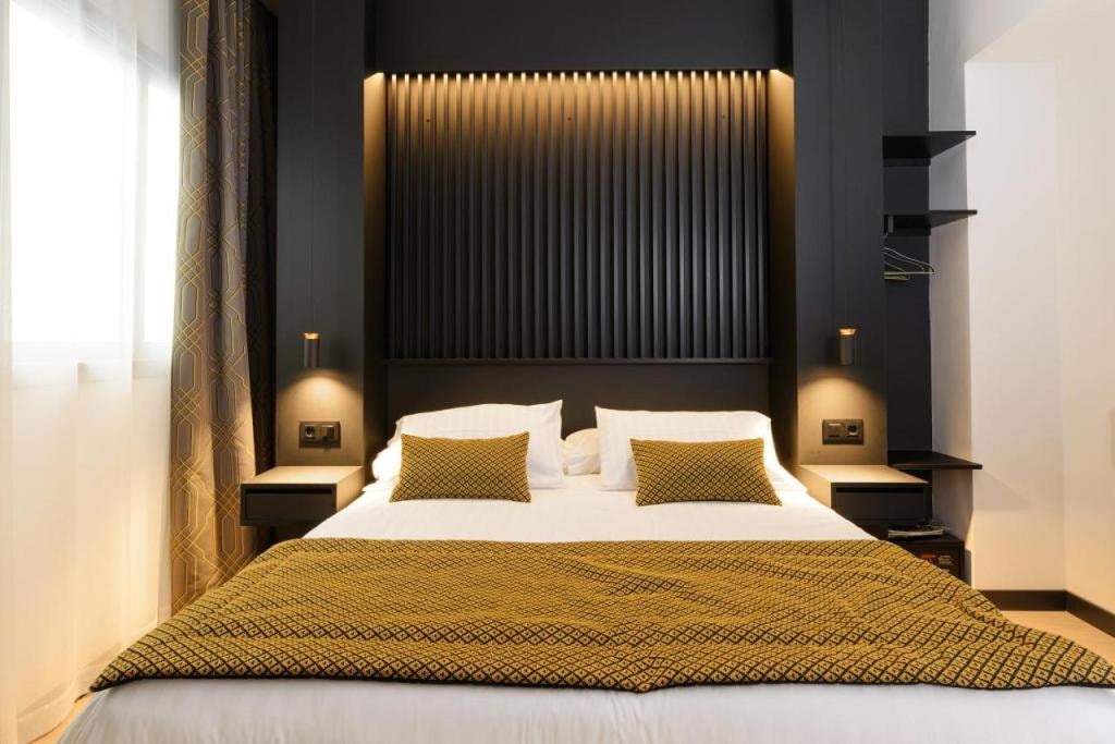Elite Hotel - Gay Men Only