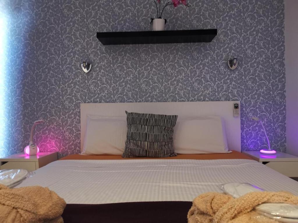 Rainbow Golf Bungalows, Gay Men-only Resort