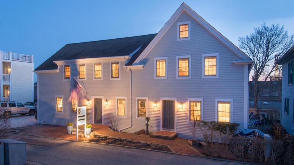 8 Dyer Hotel, Provincetown