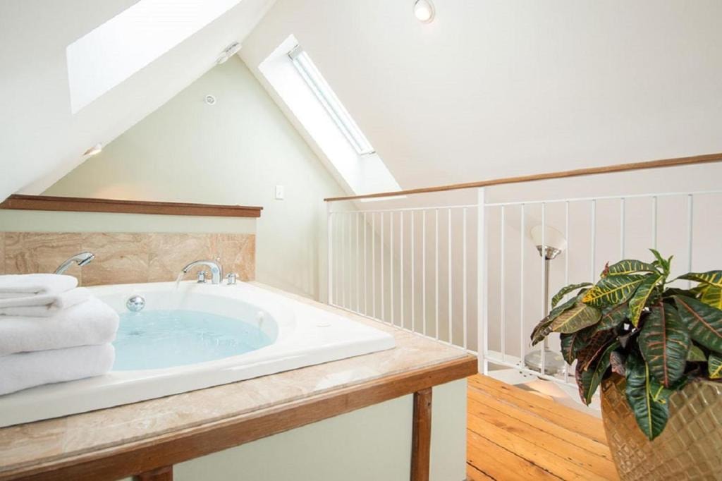 8 Dyer Hotel, Provincetown